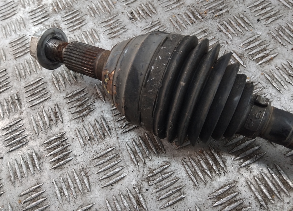 Полуось передняя левая