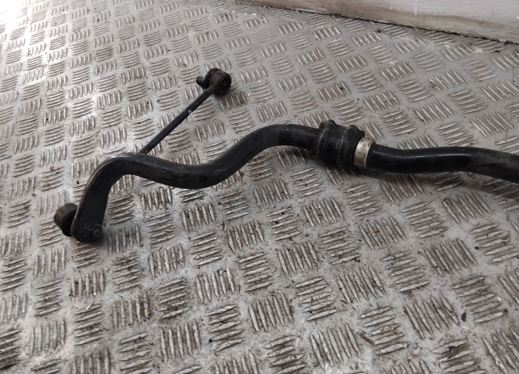 Стабилизатор передний