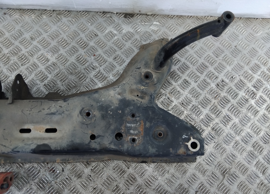 Балка подмоторная