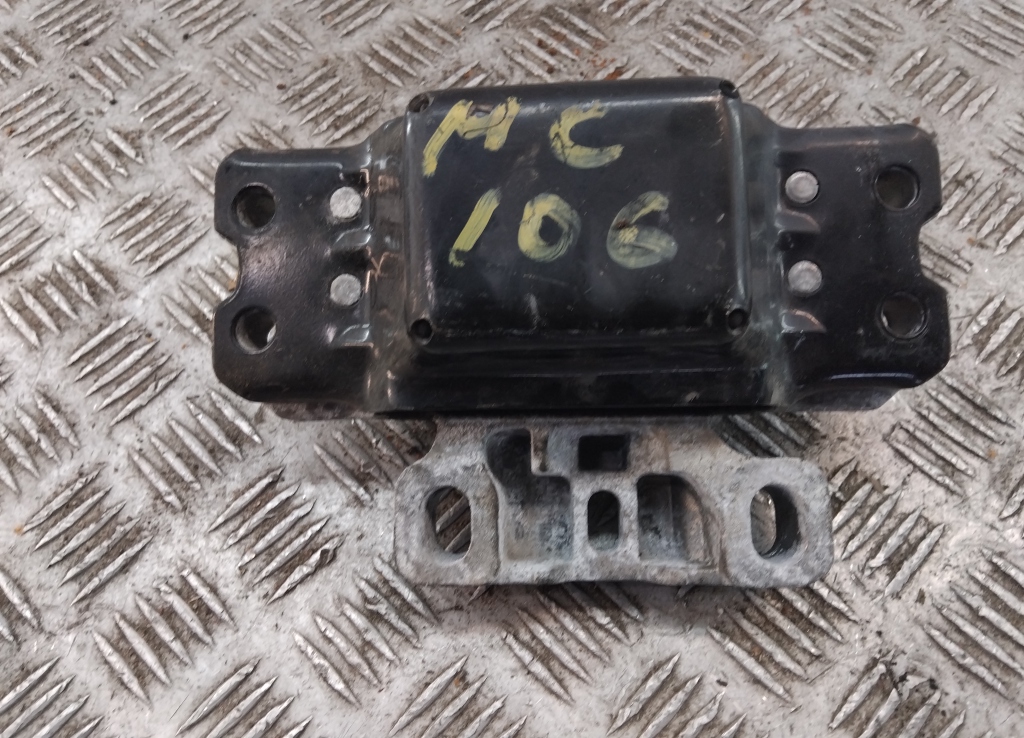 Опора КПП левая