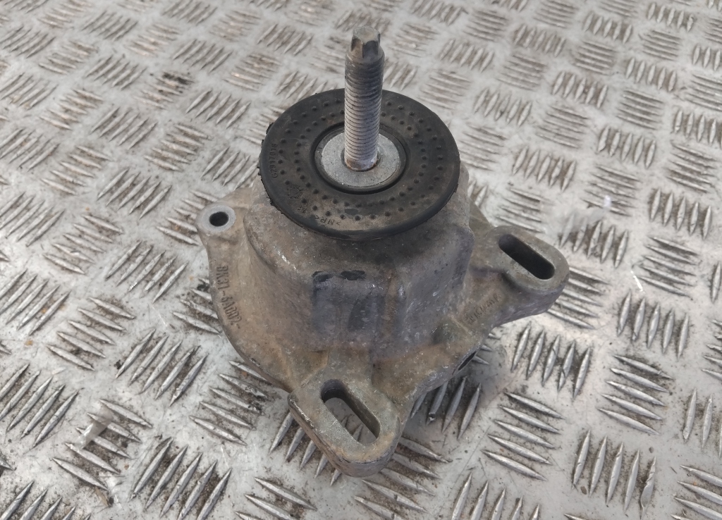 Опора двигателя