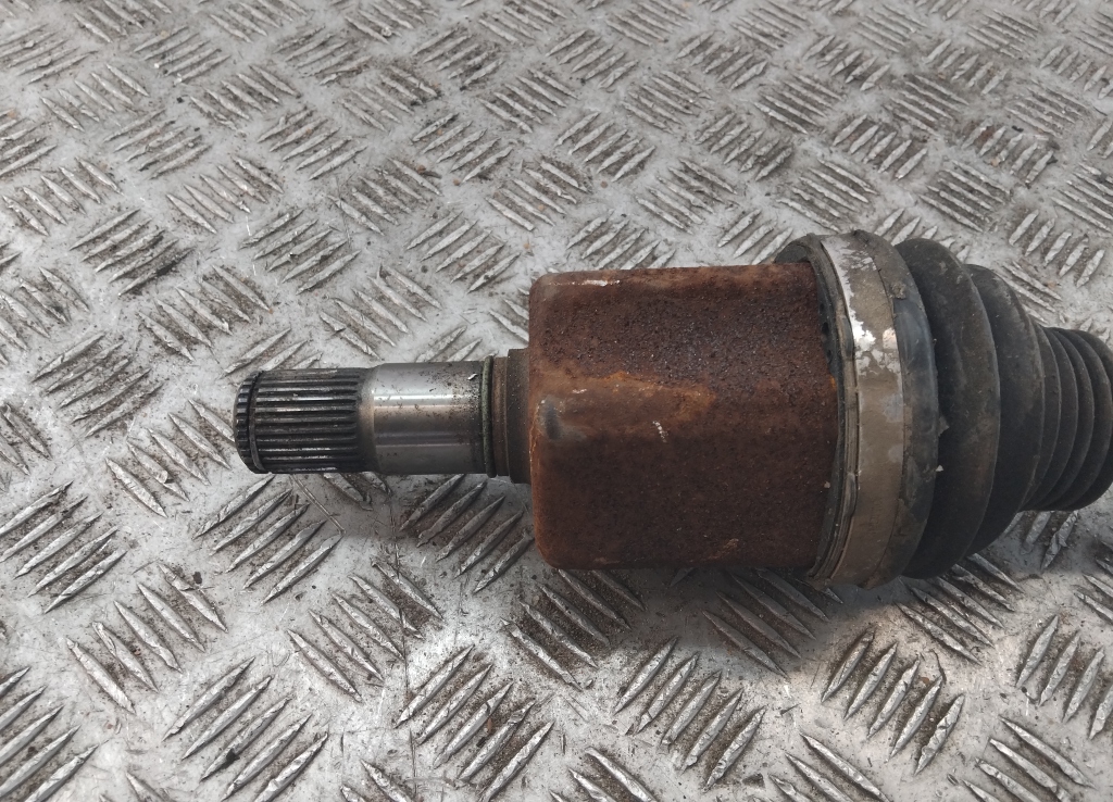 Полуось передняя левая