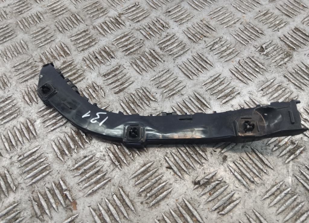 Кронштейн заднего бампера правый