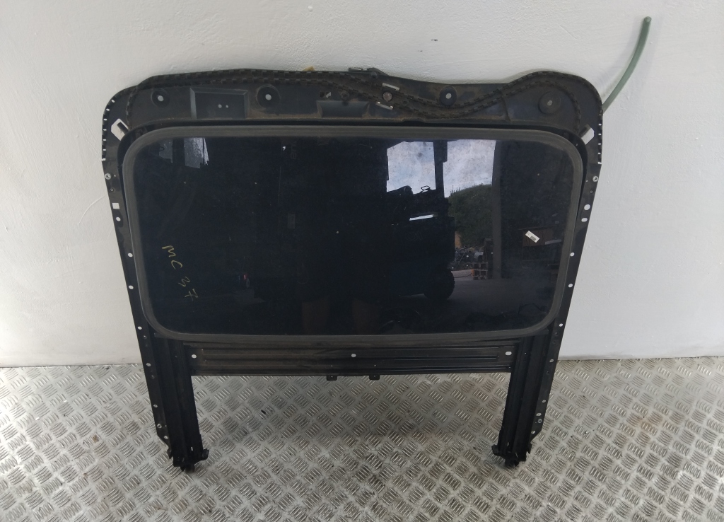 Люк в сборе электрический