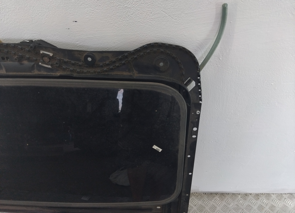 Люк в сборе электрический