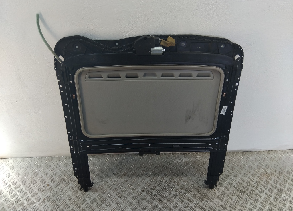 Люк в сборе электрический