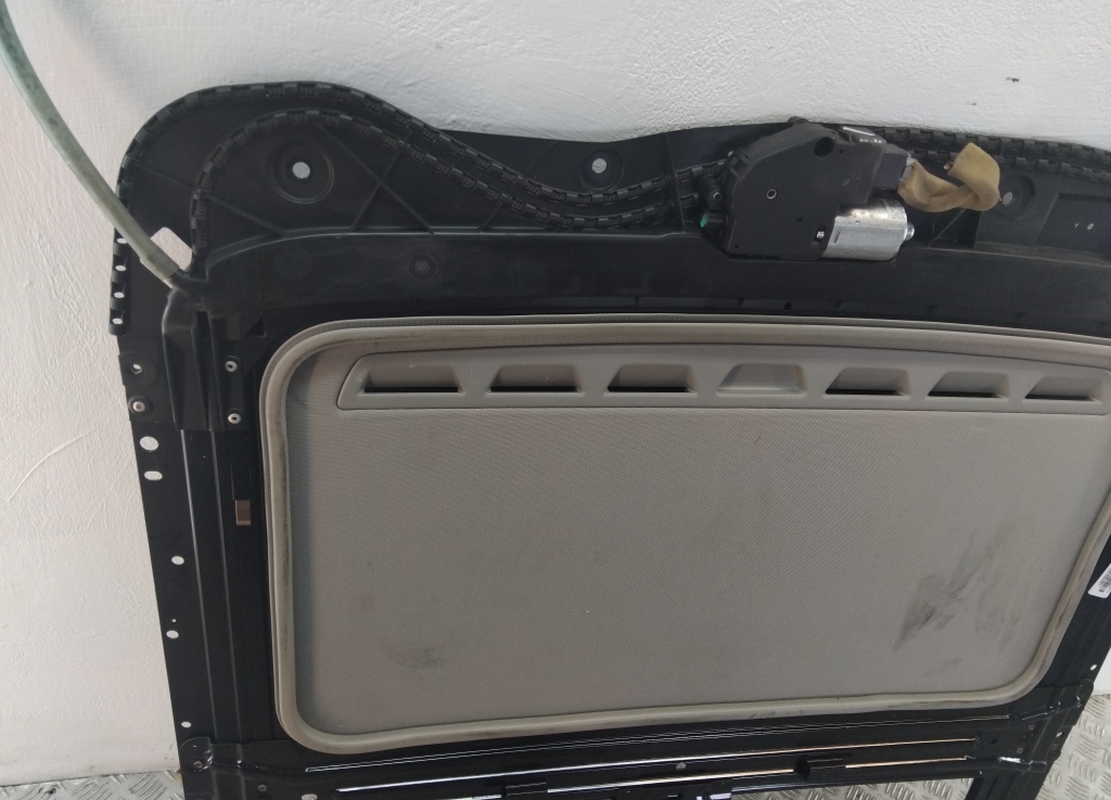 Люк в сборе электрический