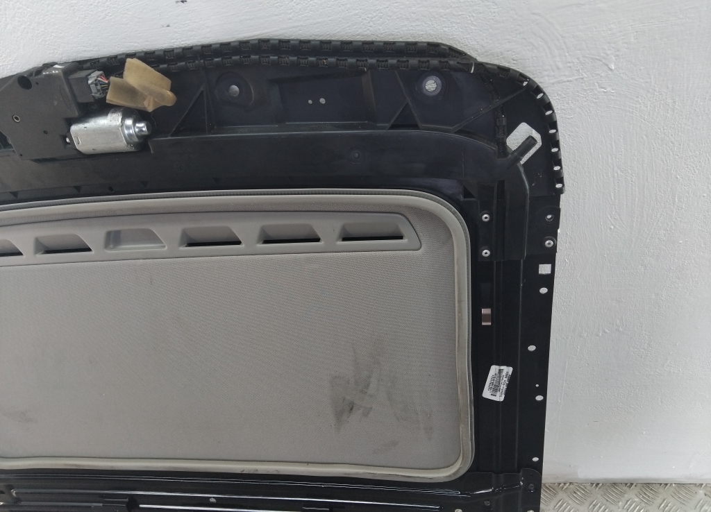 Люк в сборе электрический