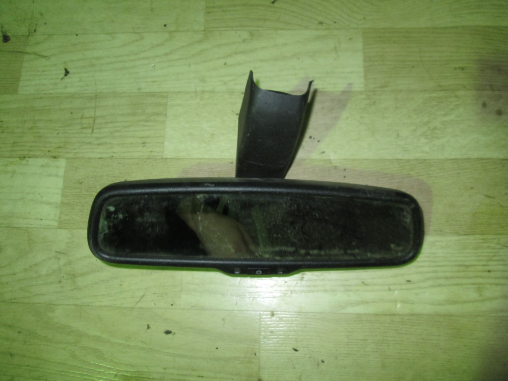 Зеркало заднего вида