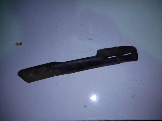 Кронштейн переднего бампера правый