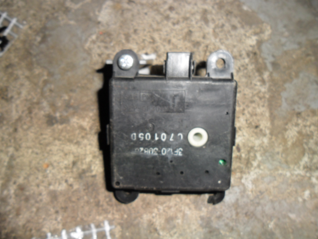 Моторчик заслонки печки