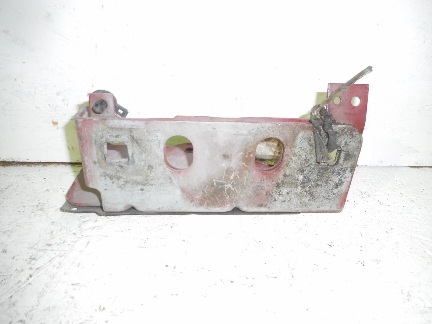 Кронштейн передней панели