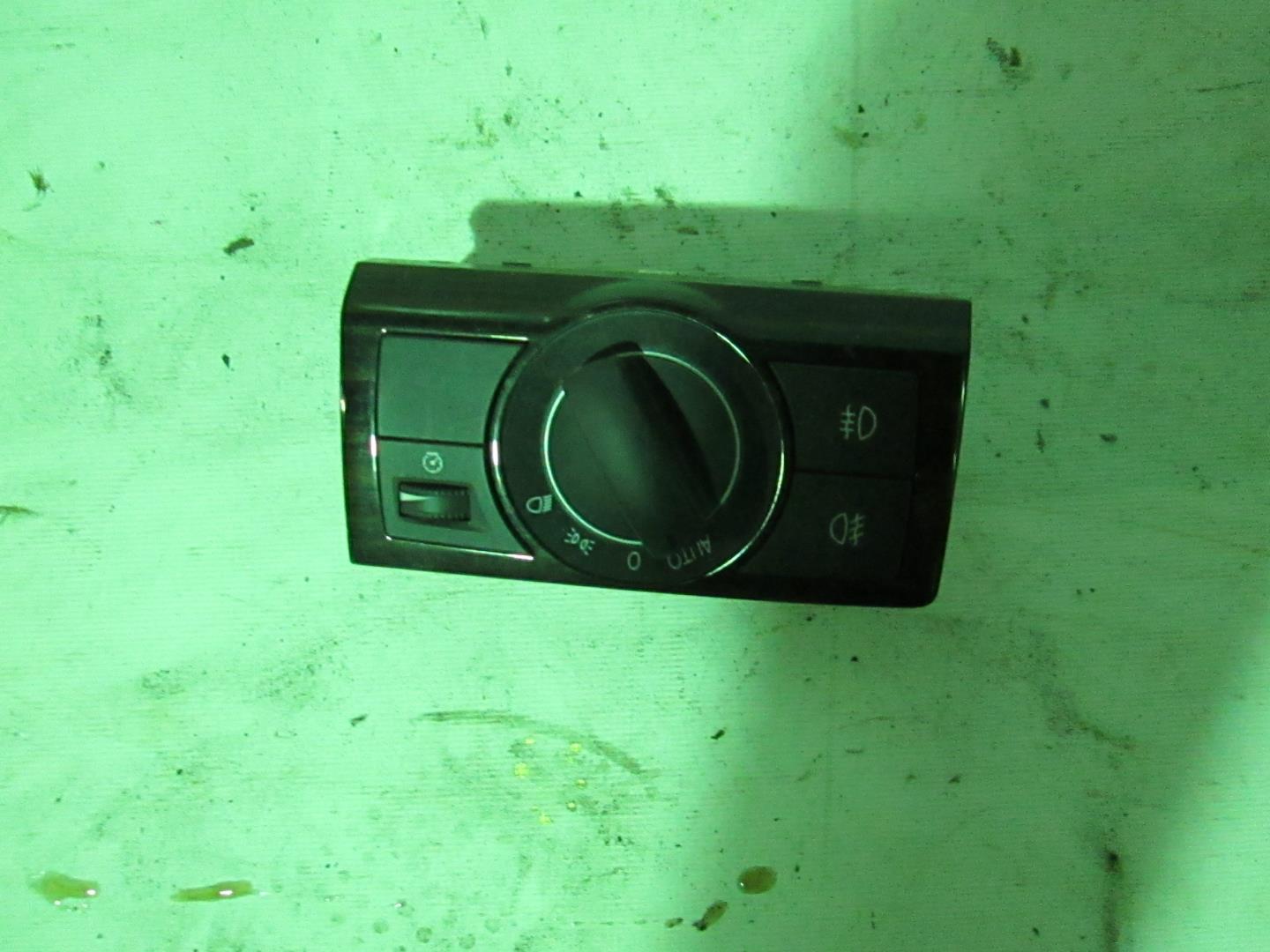 Переключатель света фар