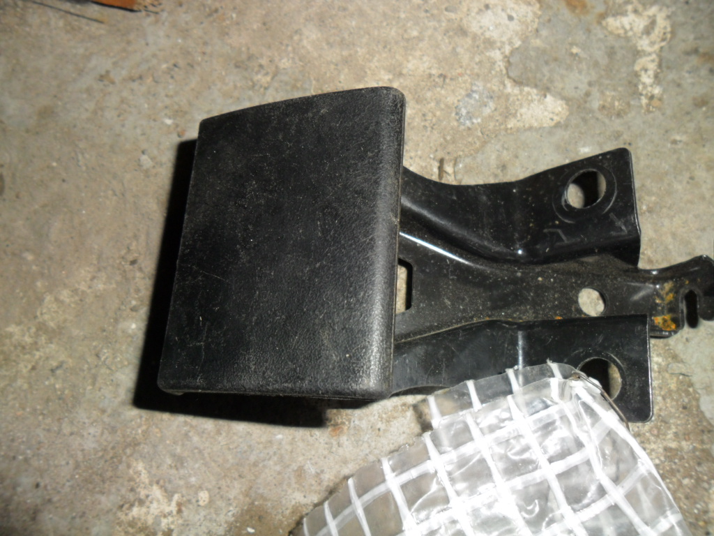 Ручка открывания капота