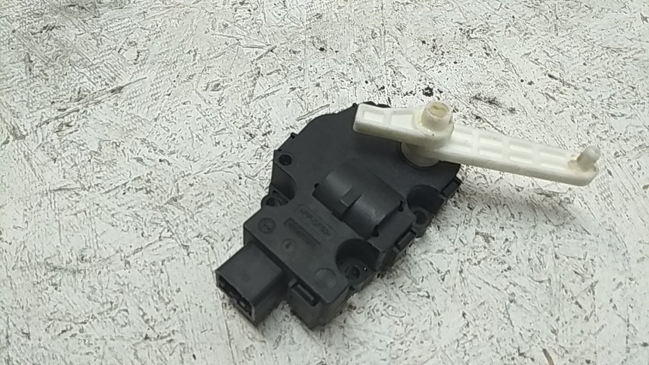 Моторчик заслонки печки