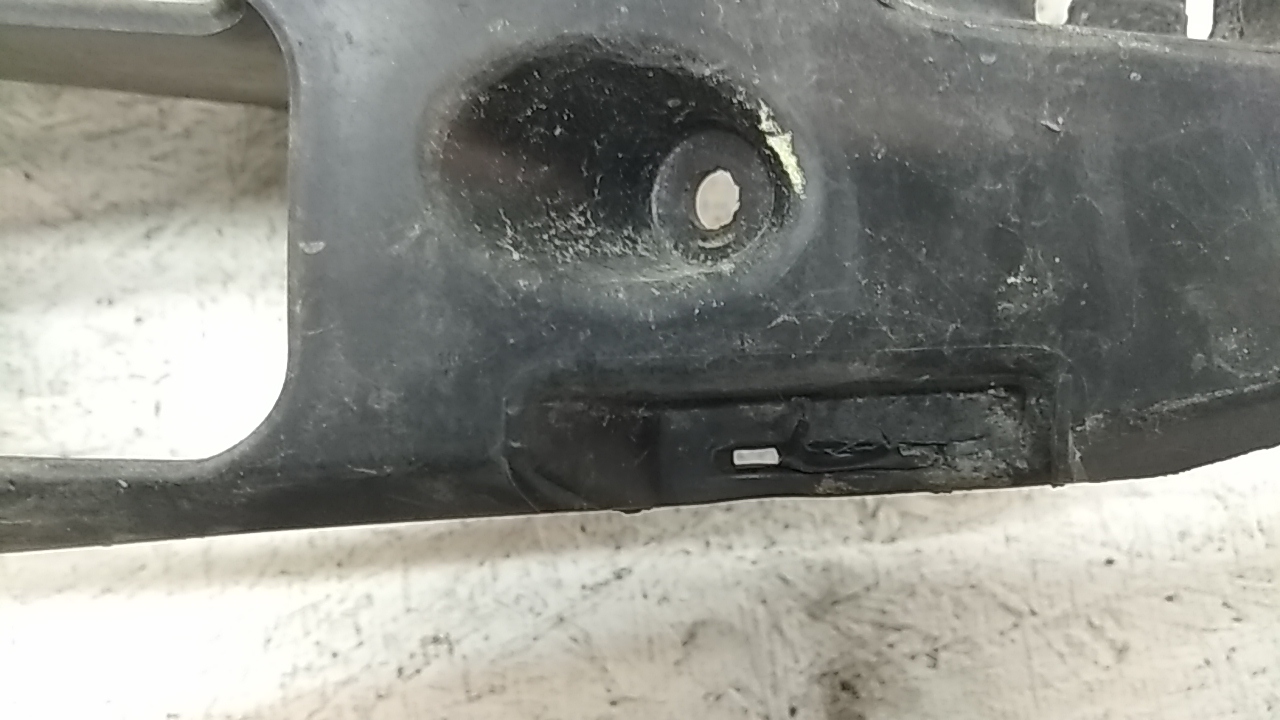 Кронштейн переднего бампера левый