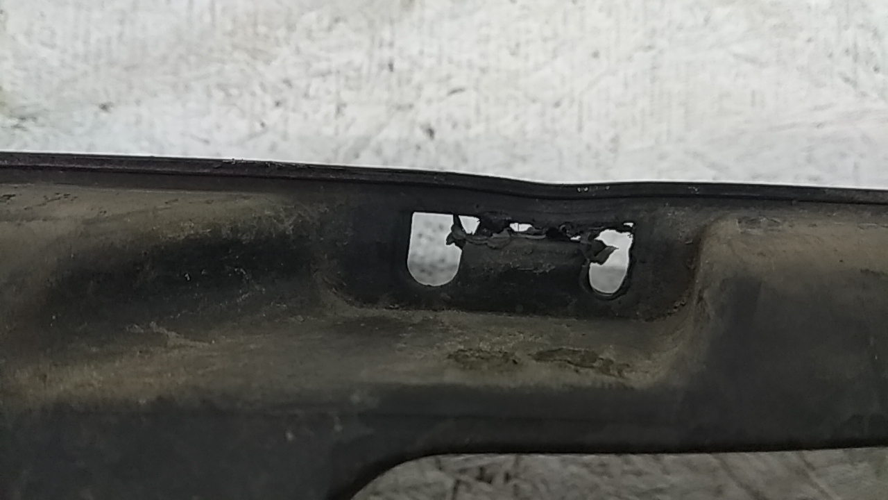 Кронштейн переднего бампера левый