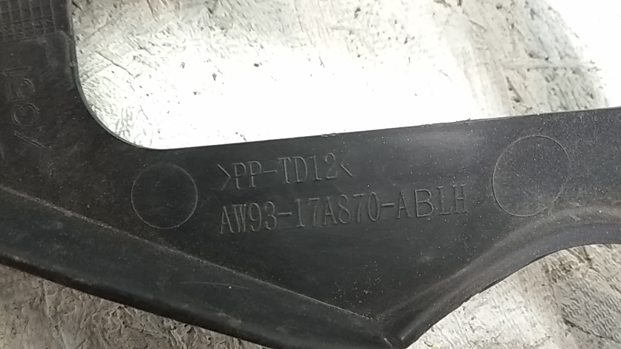 Кронштейн переднего бампера левый