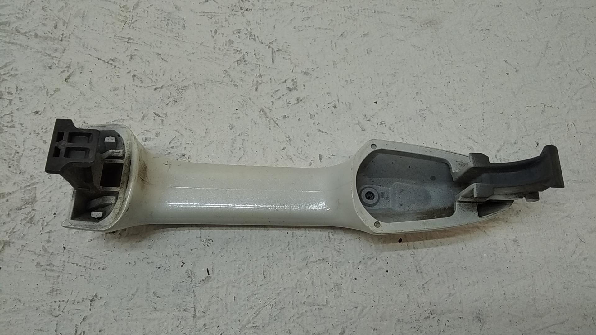 Ручка двери передней наружная левая