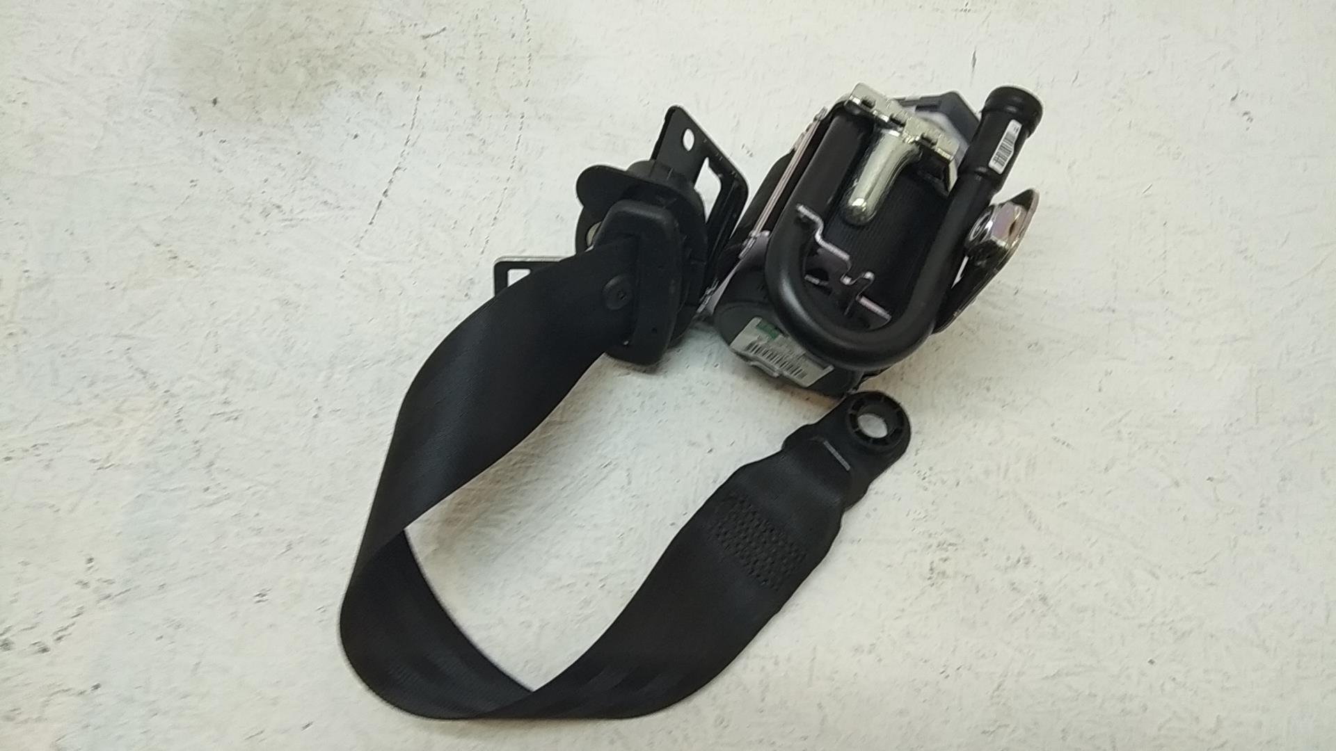 Ремень безопасности с пиропатроном