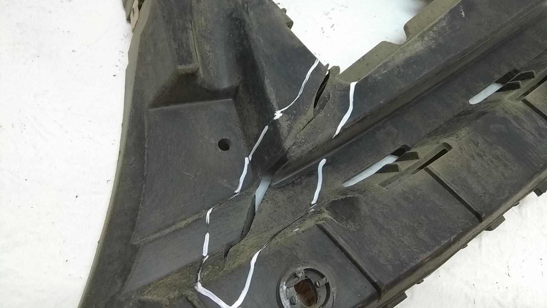 Кронштейн заднего бампера левый