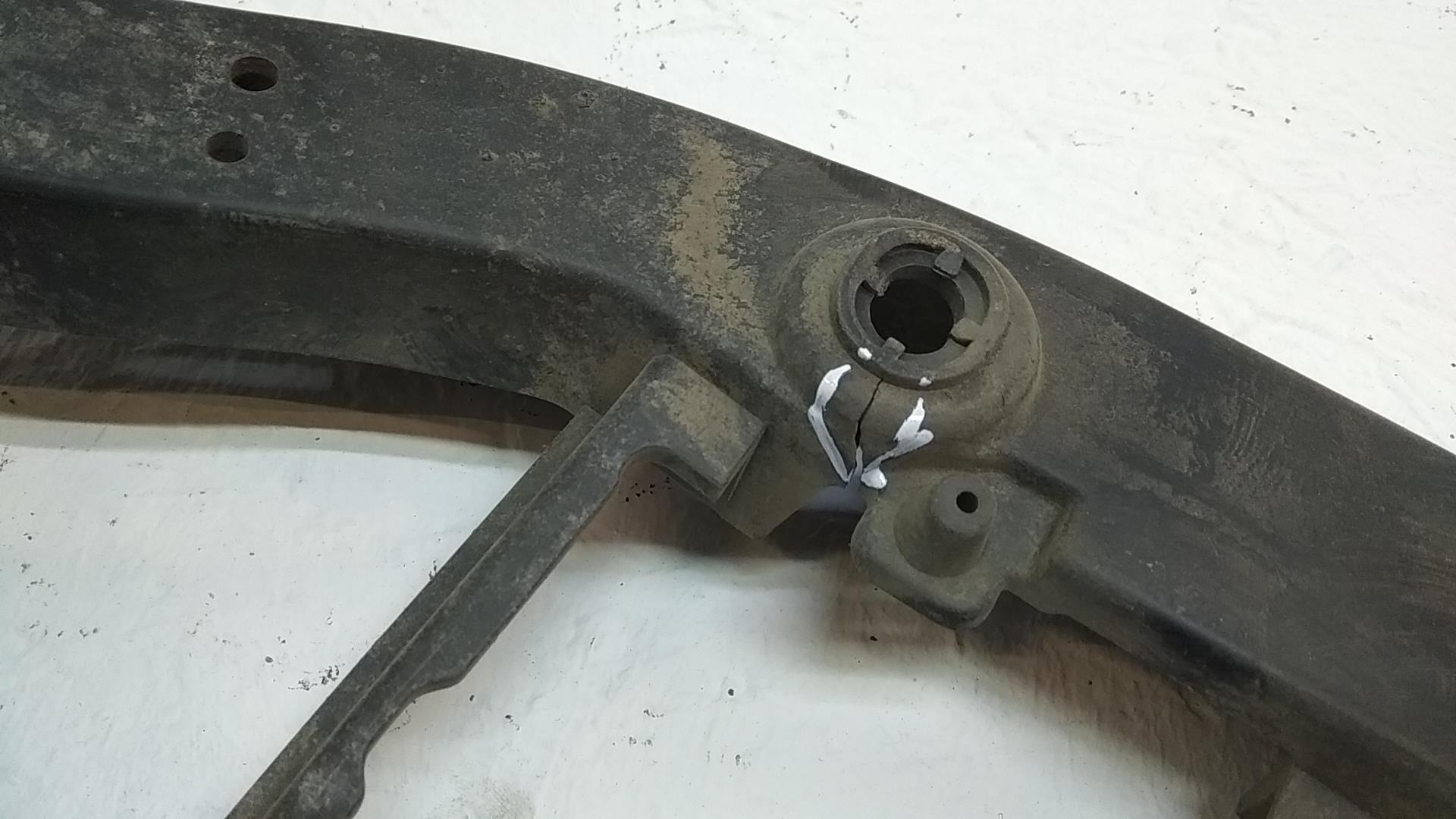 Кронштейн заднего бампера левый