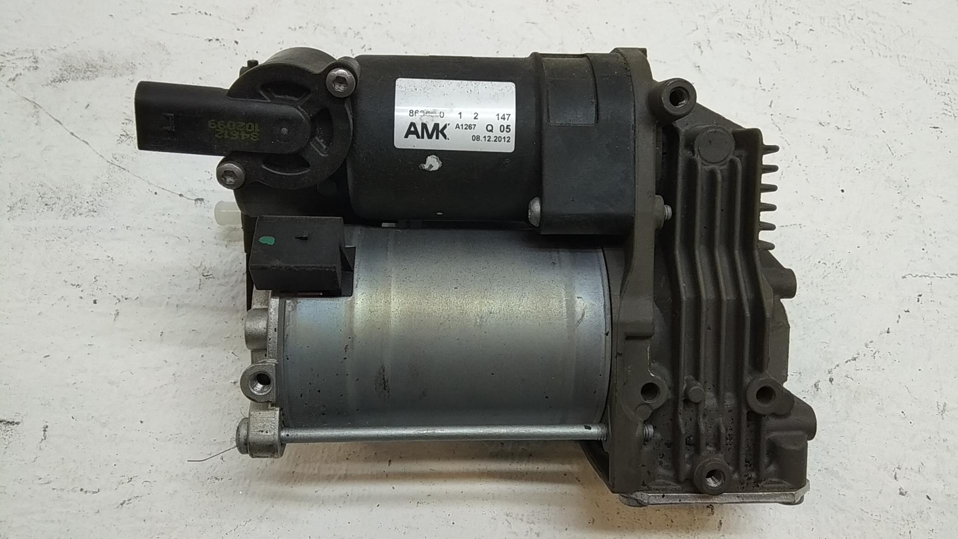 Насос регулировки подвески