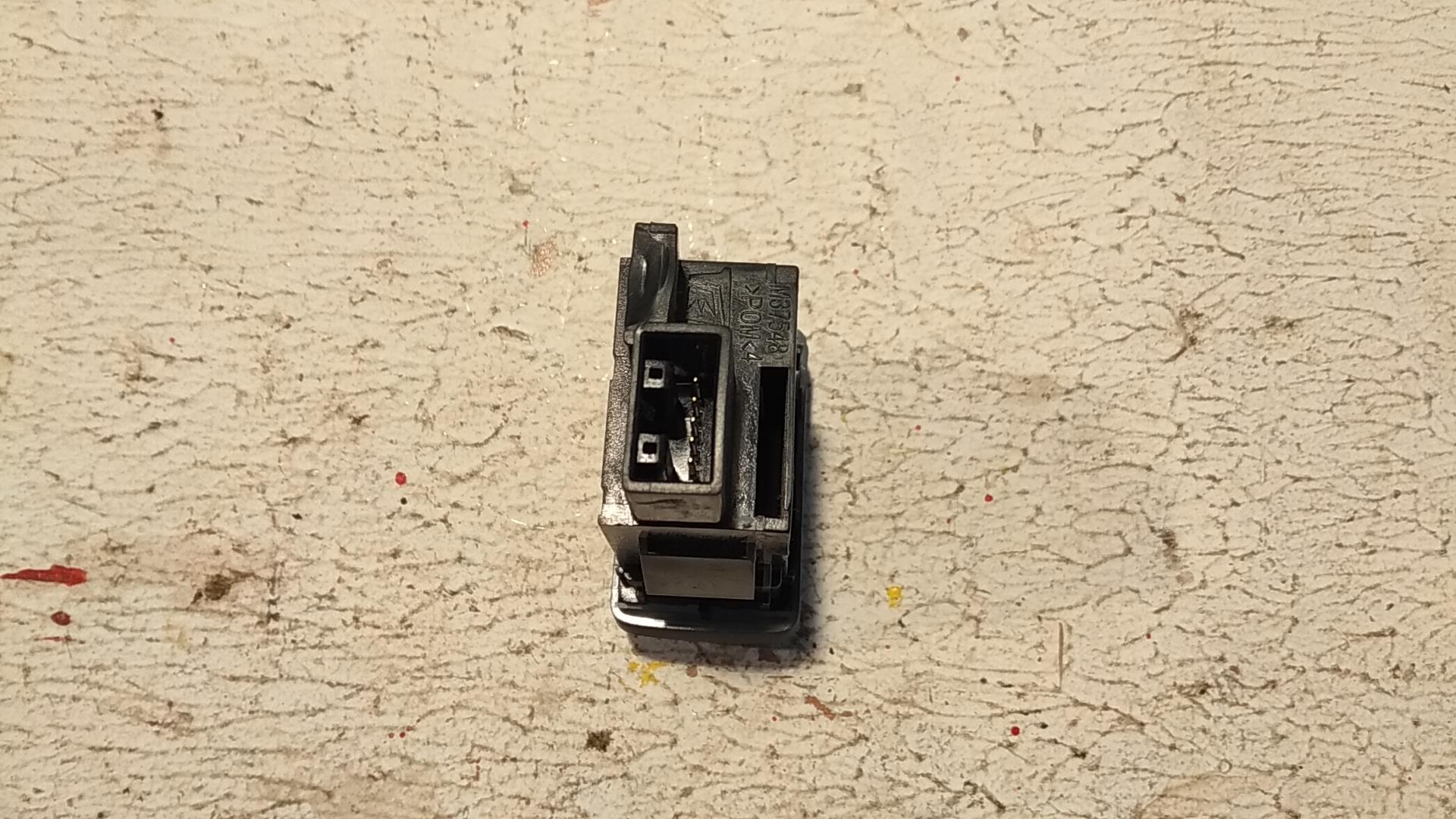 Кнопка корректора фар