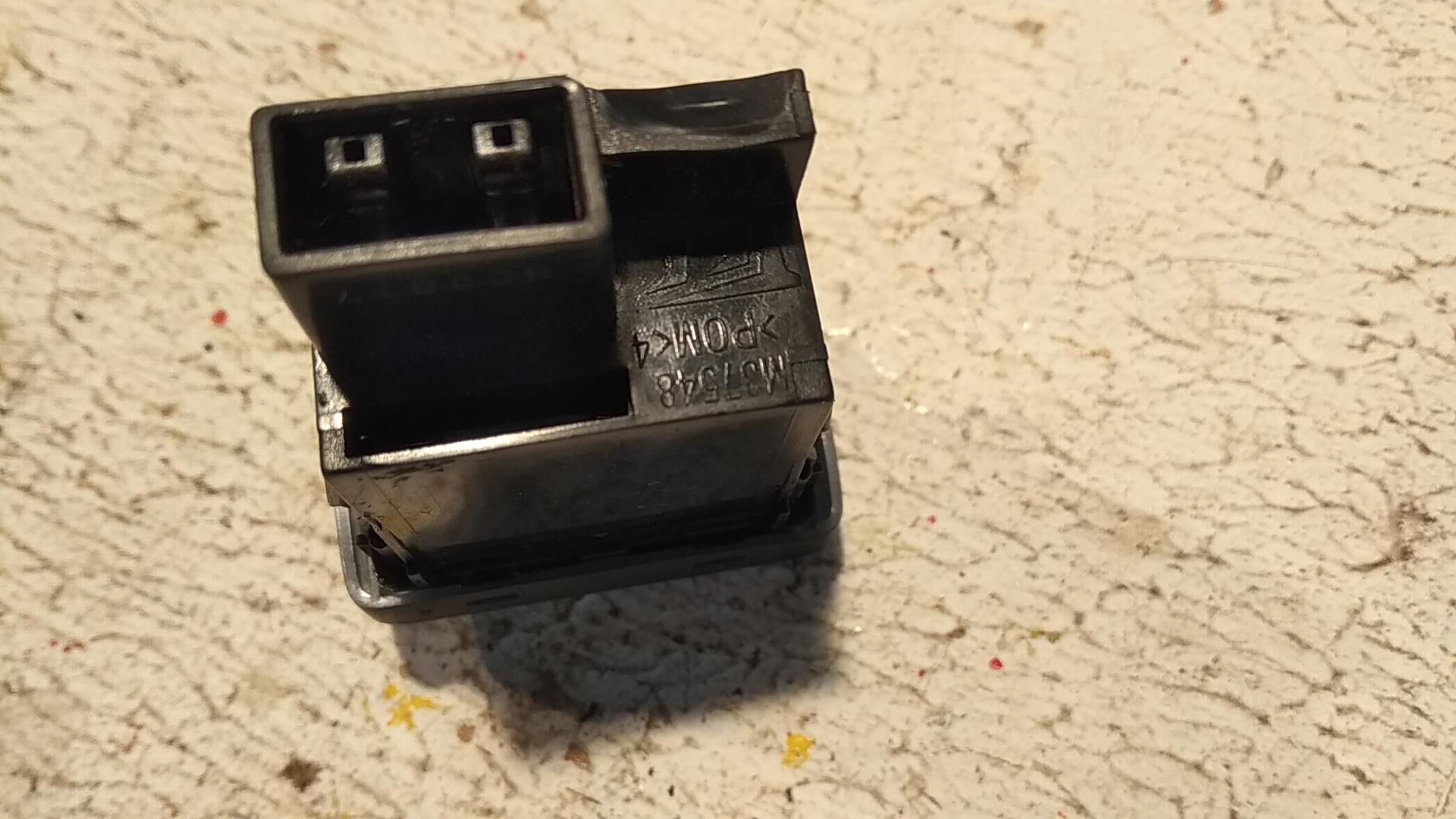 Кнопка корректора фар