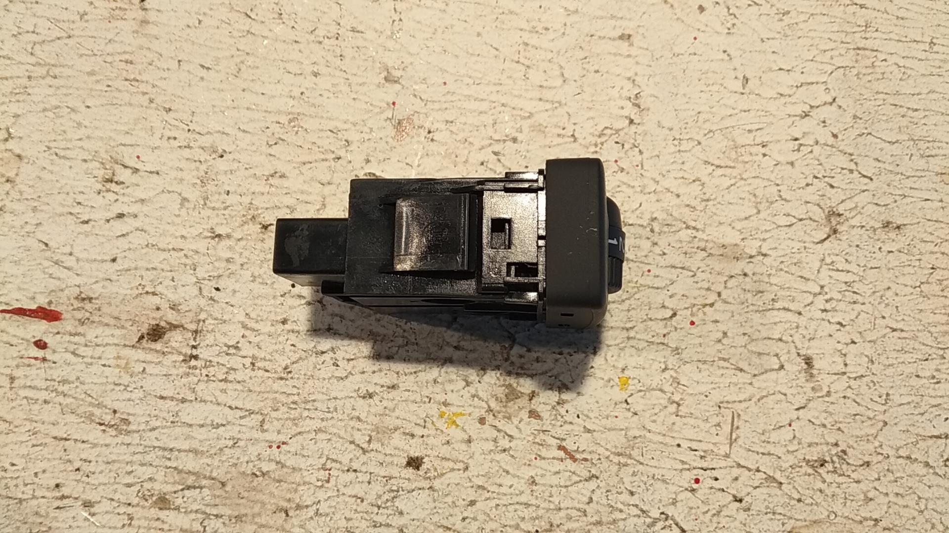 Кнопка корректора фар