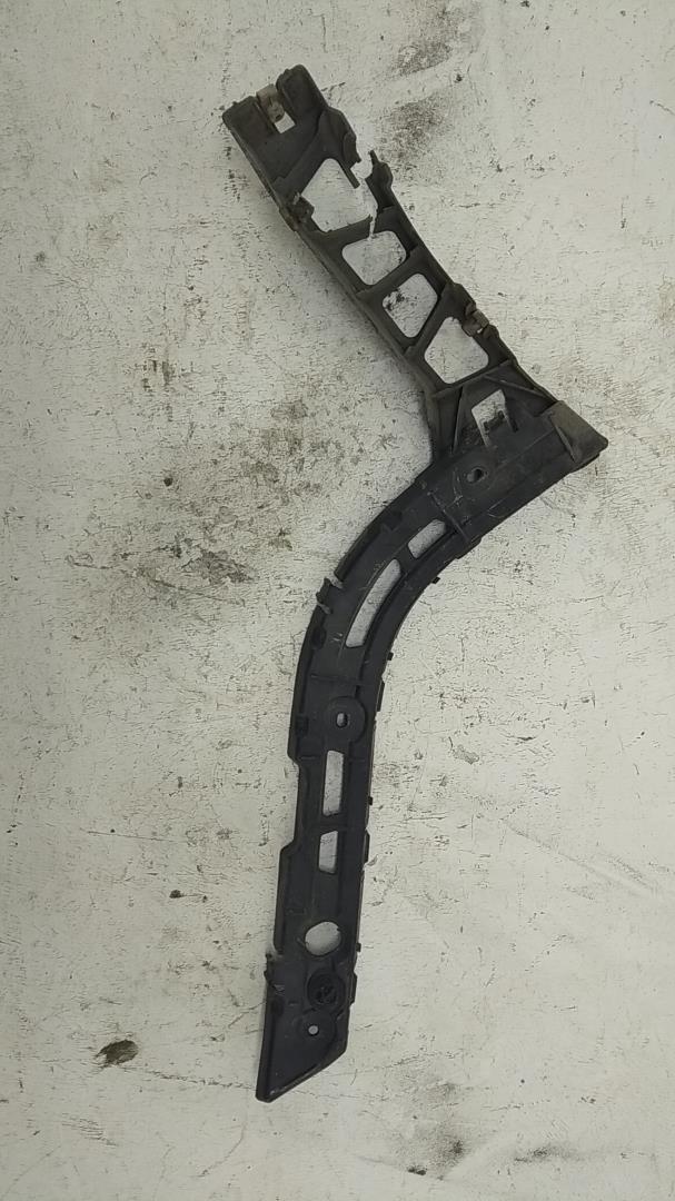 Кронштейн заднего бампера правый