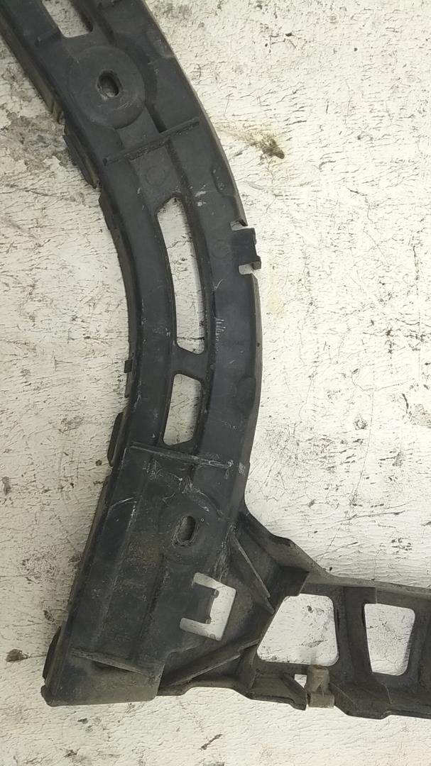 Кронштейн заднего бампера правый