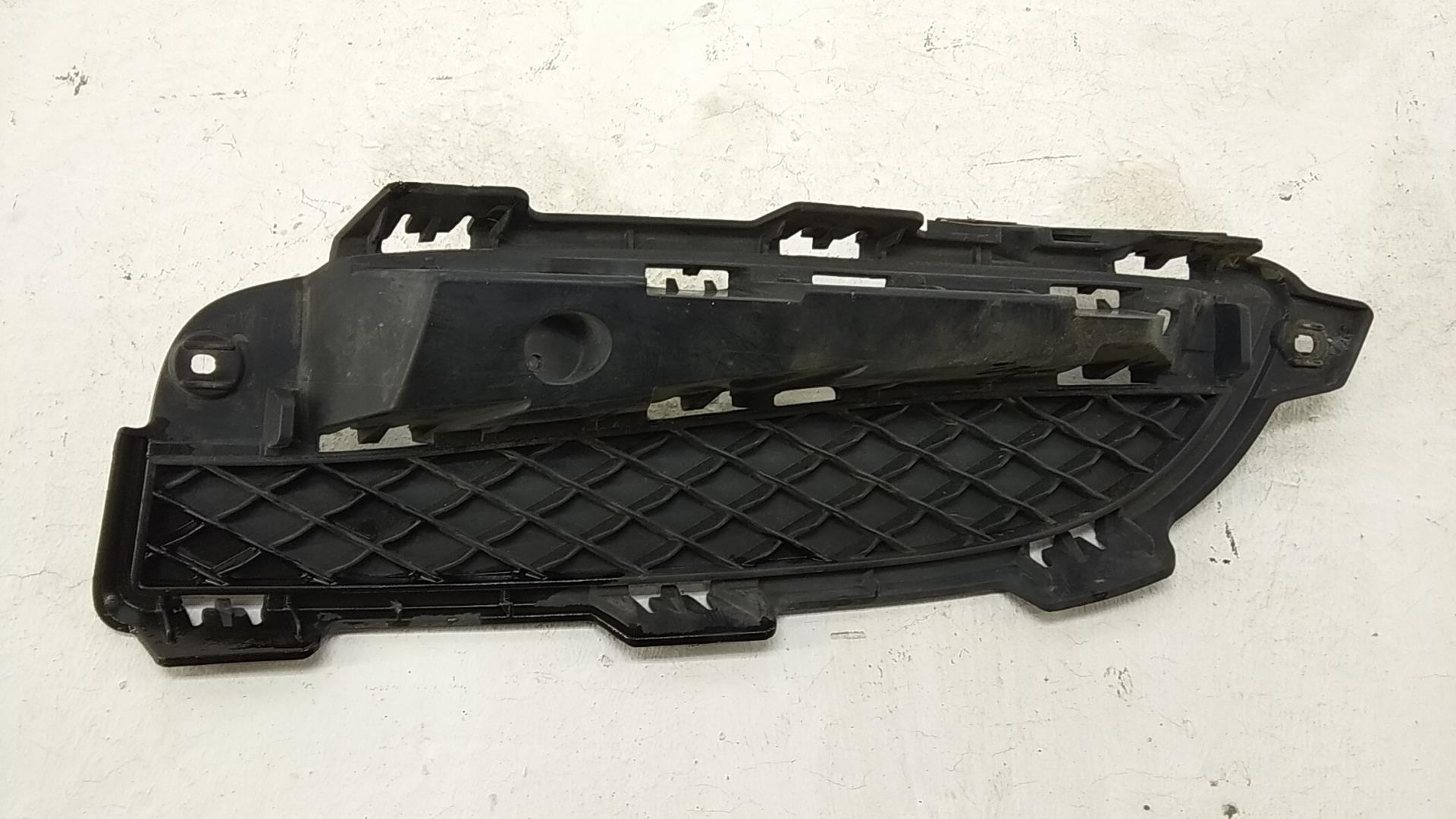 Решетка в бампер левая