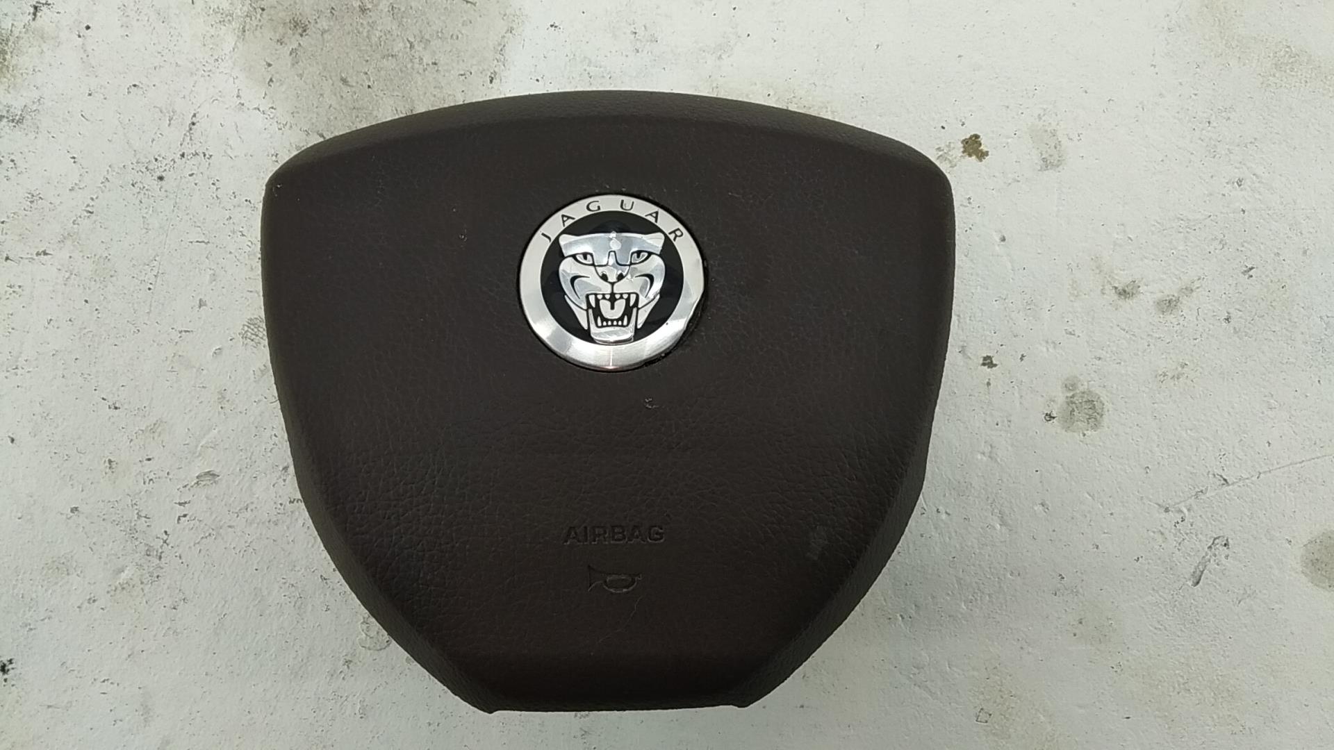 Подушка безопасности в рулевое колесо