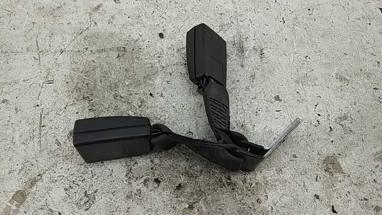 Ответная часть ремня безопасности