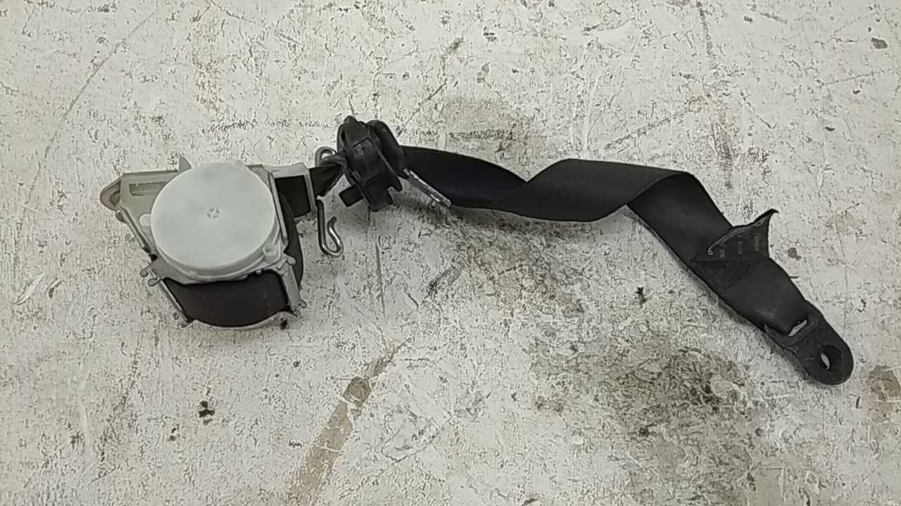 Ремень безопасности