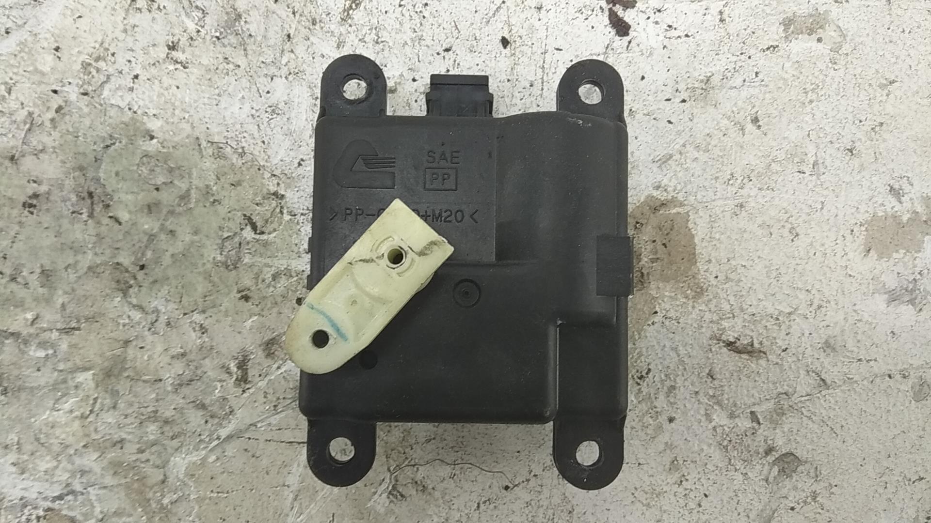 Моторчик заслонки печки