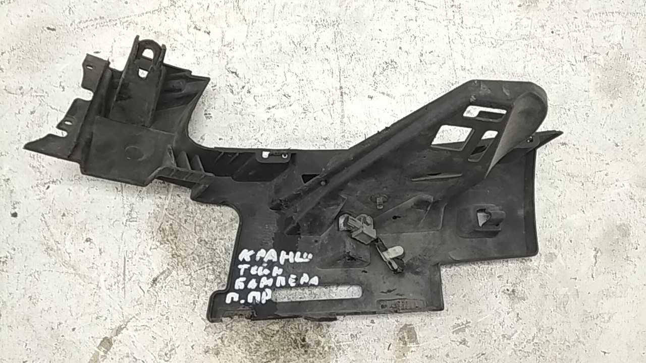 Кронштейн переднего бампера правый