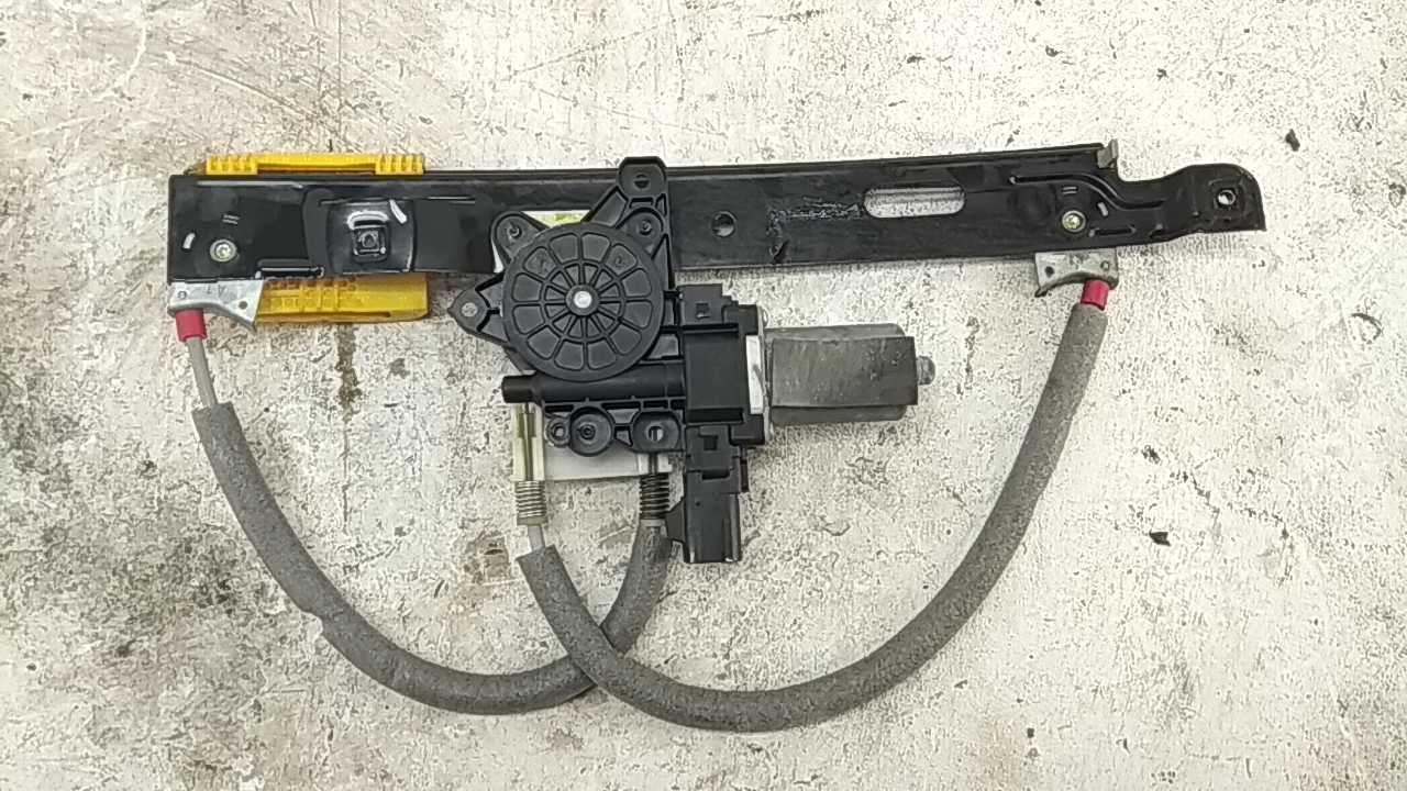 Стеклоподъемник электр. задний левый