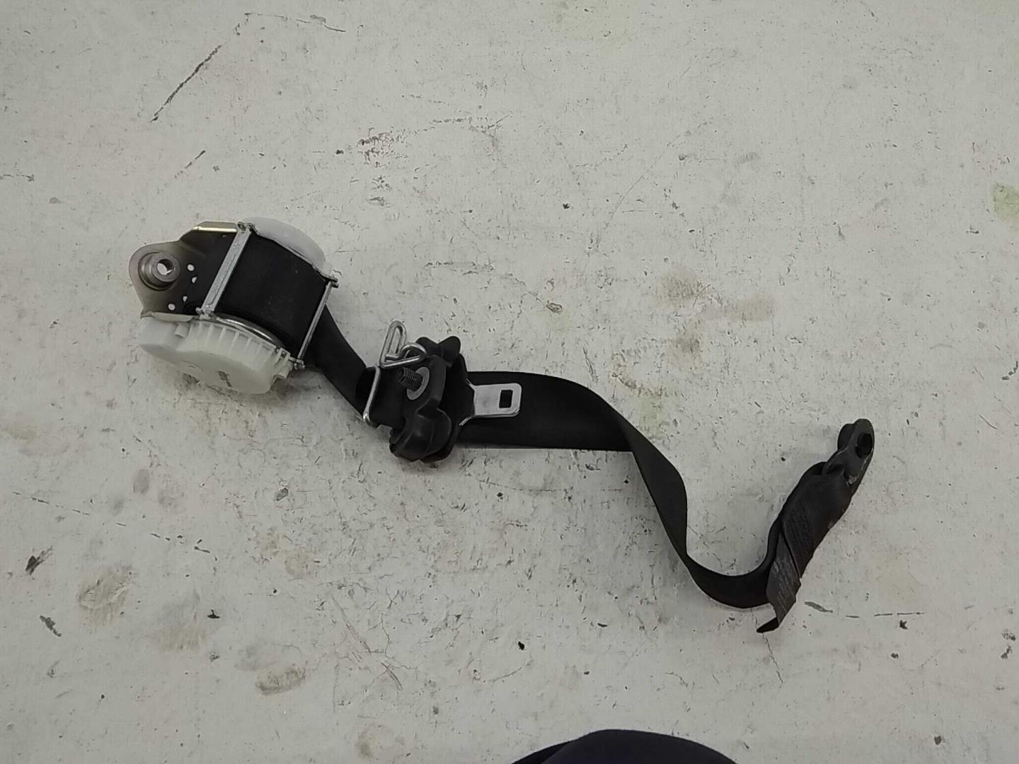 Ремень безопасности