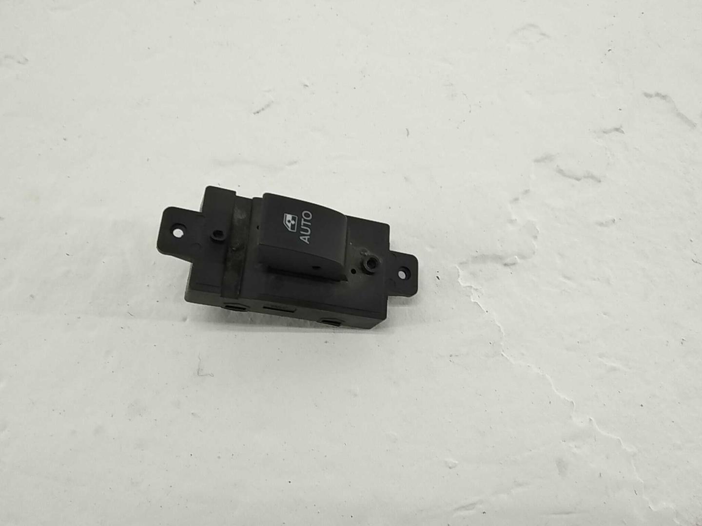 Кнопка стеклоподъемника