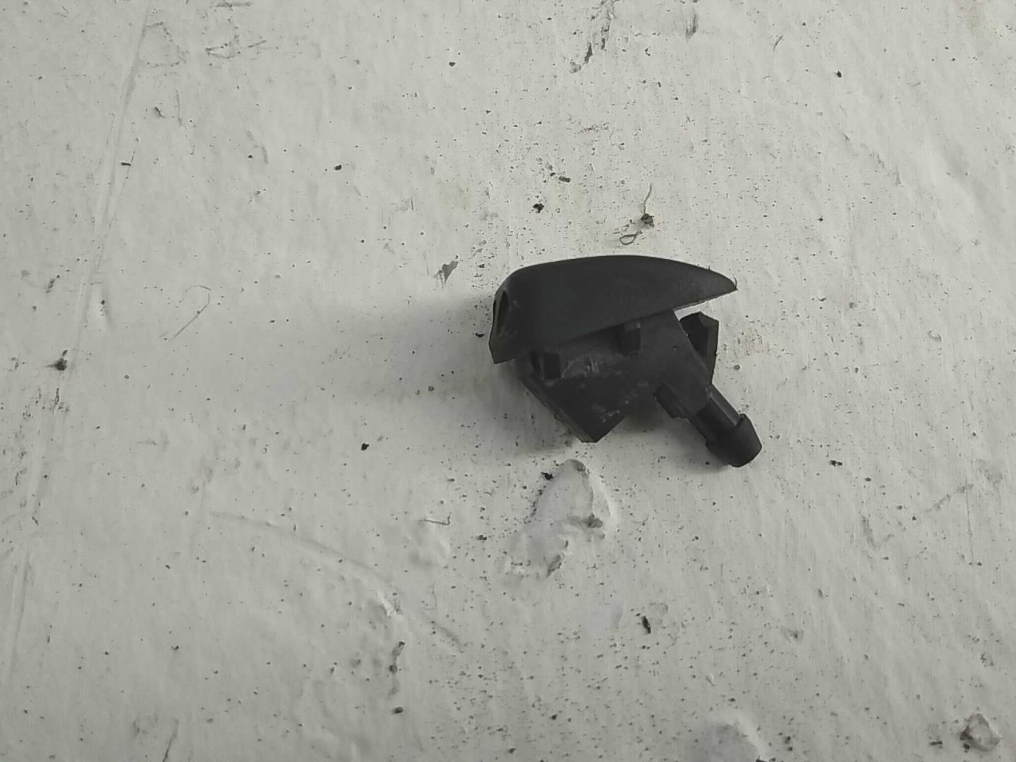 Форсунка омывателя лобового стекла